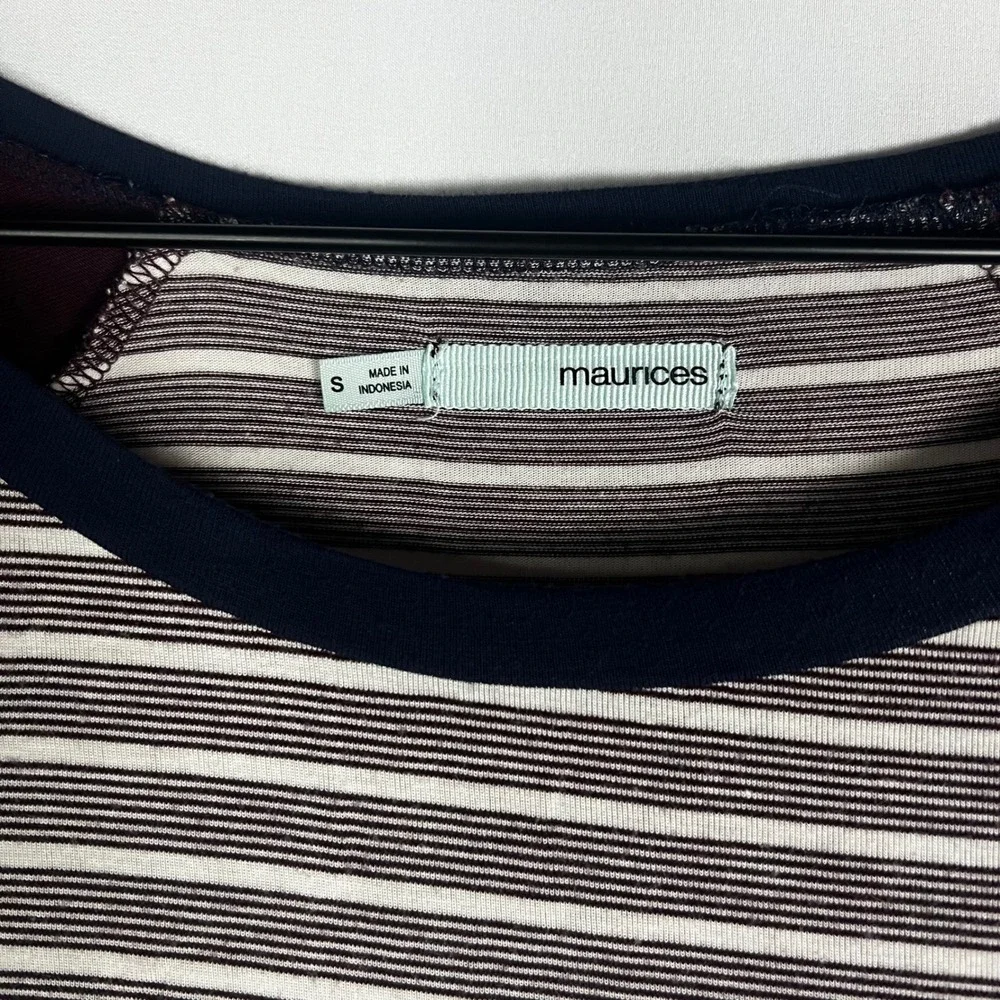 Maurices Shirt Women‎ Small Burgundy Striped Crewneck 3/4 Sleeve Blouse Baseball